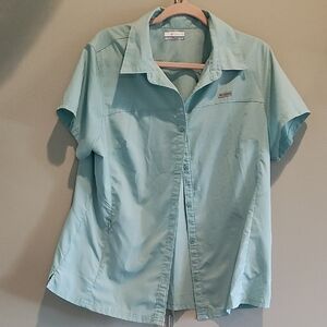 Columbia Light Blue Short Sleeve Shirt